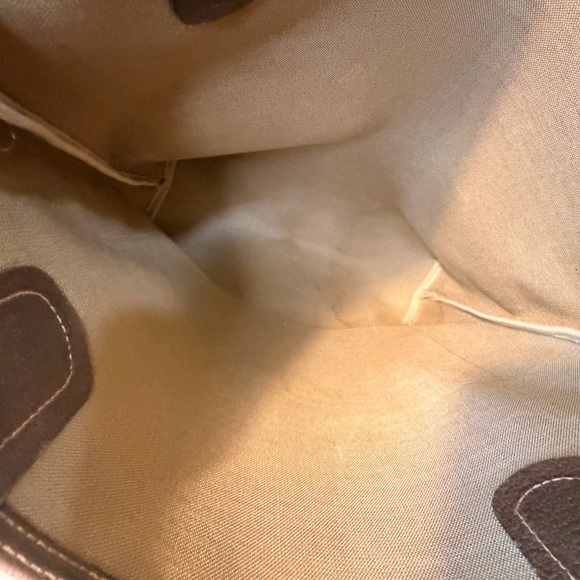 Gucci Beige and Brown Signature Tote - Picture 11 of 16